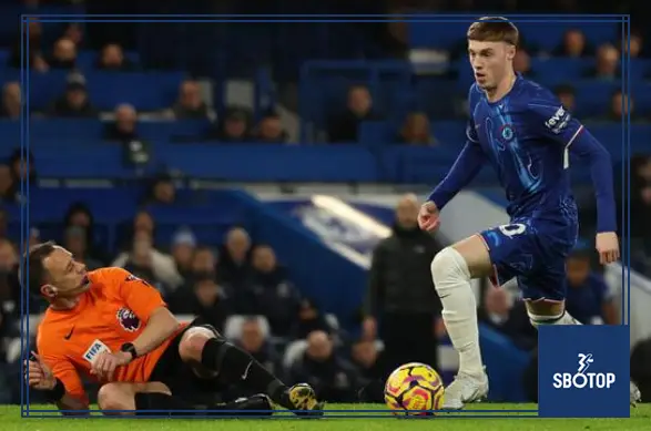 SBOTOP Giggs Backs Shock Move : Man United Urged to Battle Chelsea for Cole Palmer