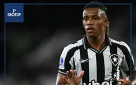 SBOTOP : Man United Eye Danilo as Casemiro Replacement Talks Intensify