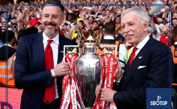 SBOTOP From Protest to Glory: Arsenal Co-Chair Reveals Kroenke Family’s Journey to Title Triumph