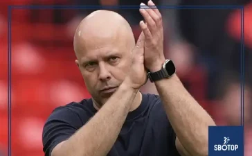 SBOTOP: Jamie Carragher Suggests Liverpool’s Problems Required More Than Slot Could Deliver