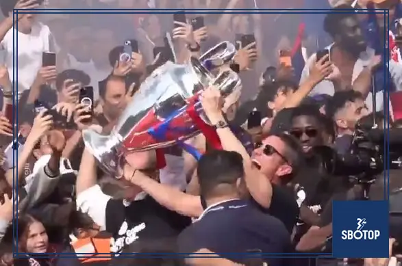 SBOTOP: PSG’s European Success Sparks Grand Title Parade Across the Streets of Paris