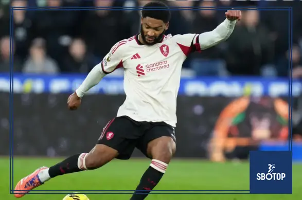 SBOTOP : Liverpool Hit by Major Blow as Joe Gomez Faces Start of Season Injury Absence