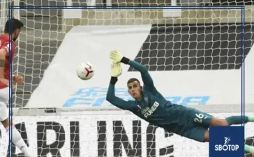 SBOTOP : Manchester United Enter Shock Race for Free Agent Karl Darlow After Leeds Exit