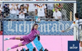 SBOTOP : Manchester United Open Talks for Paraguay Goalkeeper as Agent Confirms Negotiations