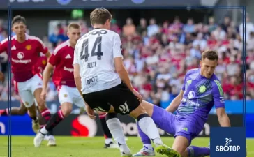 SBOTOP : Manchester United Ready to Part Ways With Radek Vitek as Middlesbrough Make Their Move