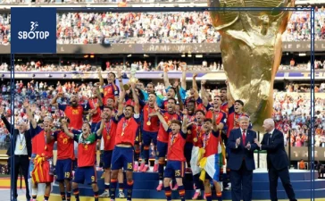 SBOTOP: Donald Trump Appears to Be ‘Edited Out’ of Spain’s World Cup Winners’ Picture