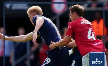 SBOTOP: Josh Coburn’s Brace Powers Millwall to 2-0 Victory as Ten-Man Bristol City Fall to Defeat