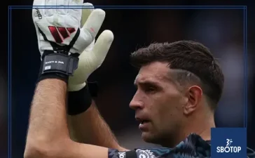 SBOTOP : Emiliano Martinez Sets Premier League Title Target After Chelsea Debut