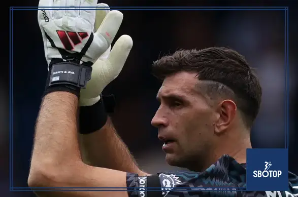 SBOTOP : Emiliano Martinez Sets Premier League Title Target After Chelsea Debut