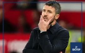 SBOTOP: Michael Carrick Brushes Aside Manchester United Exit Talk as He Keeps Focus on Rebuilding the Team